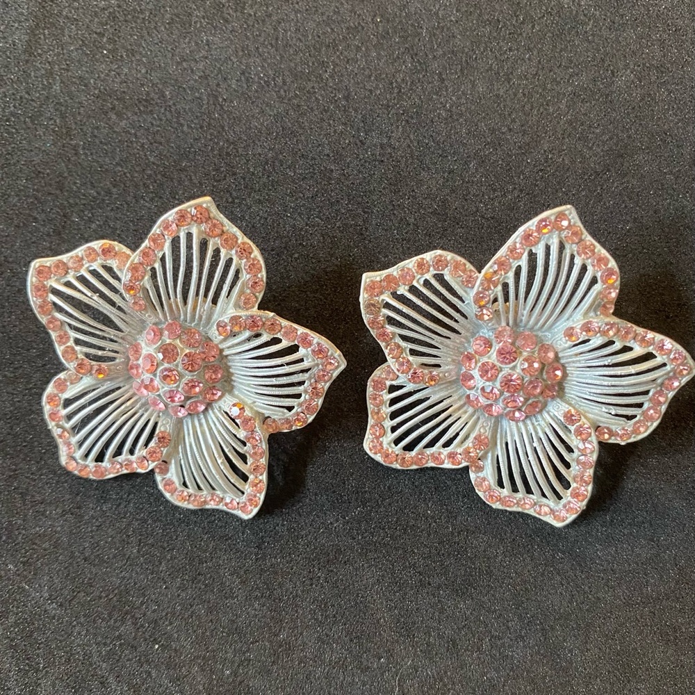 THELMA DEUTSCH Flower Earrings with Pink Rhinestone on White Metal